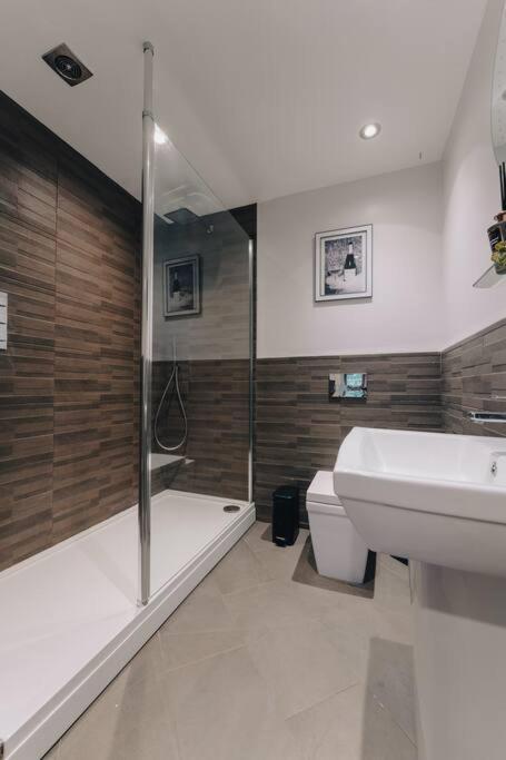 Penthouse Noir - Wyndale Living - Central Bham 2Br Birmingham Luaran gambar